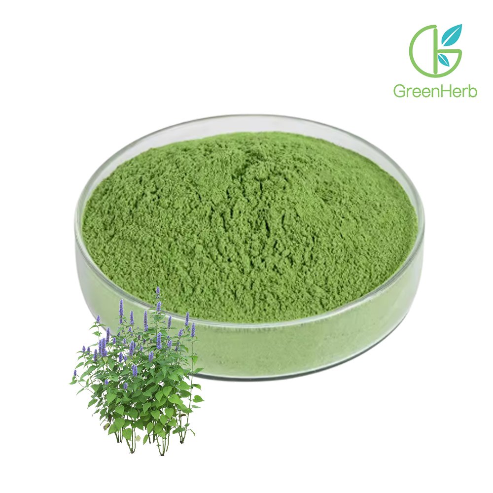 Alfalfa Leaf Extract close‑up texture detail